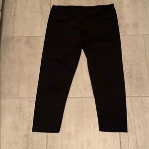 Fabletics black cropped leggings